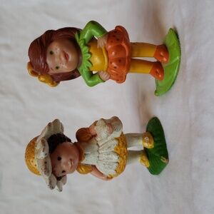 AVON 1982 vintage Little Blossom Figurines 2.5"   Daisy Dreamer and Scamper Lily